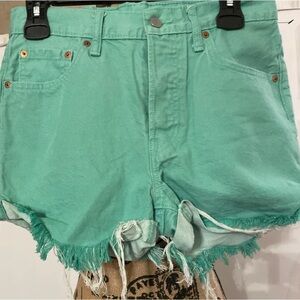 Levi 501  jean shorts Waist 29